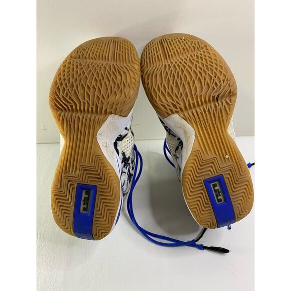 Nike LeBron Soldier 14 Sisterhood Size US 7 - Picture 6 of 6